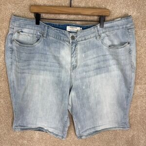 NWT Torrid Shorts Size 26 Jean Bermuda‎ Boyfriend Light Wash